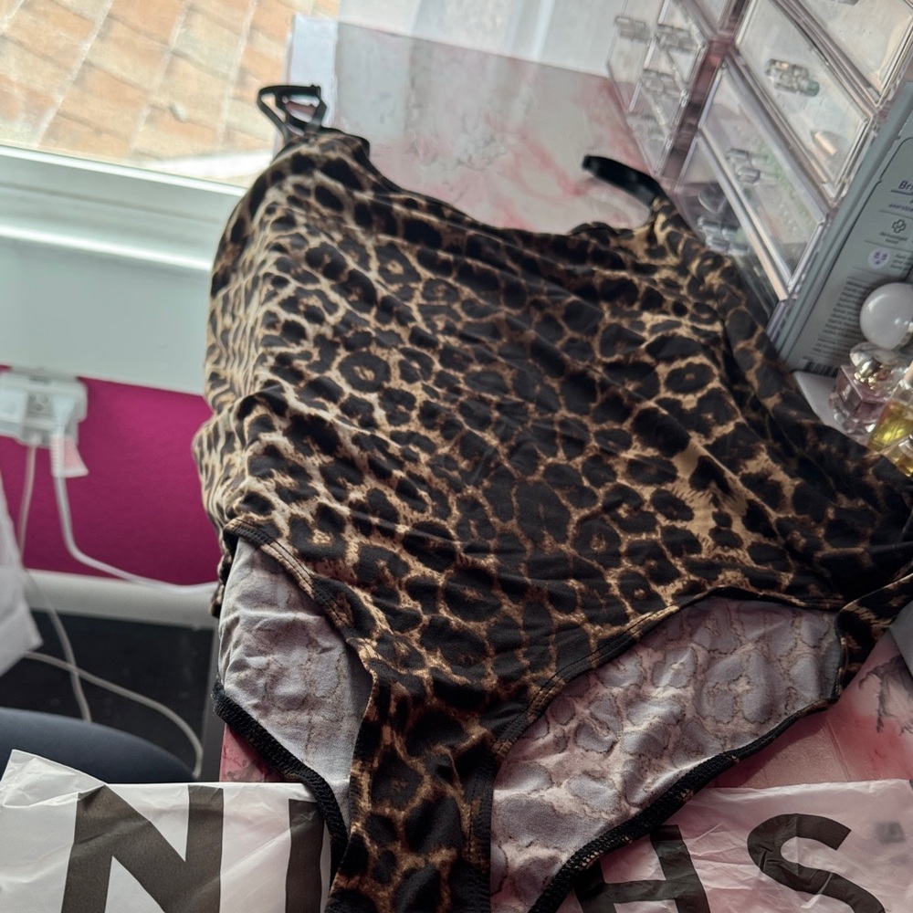 SHEIN Leopard Print Brown & Black Bodysuit